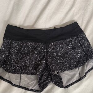 Lululemon Speed Up Low-Rise 2.5in Shorts size 4